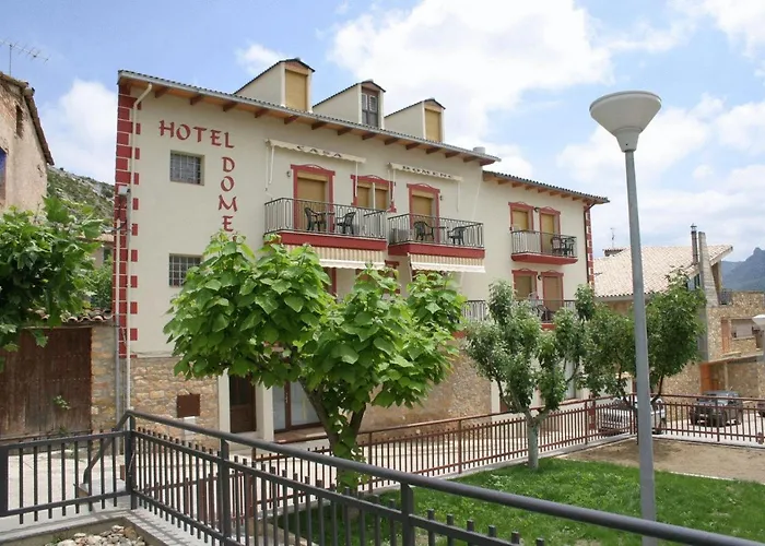 Hoteles en Aren: Descubre alojamientos de calidad en Aren, España