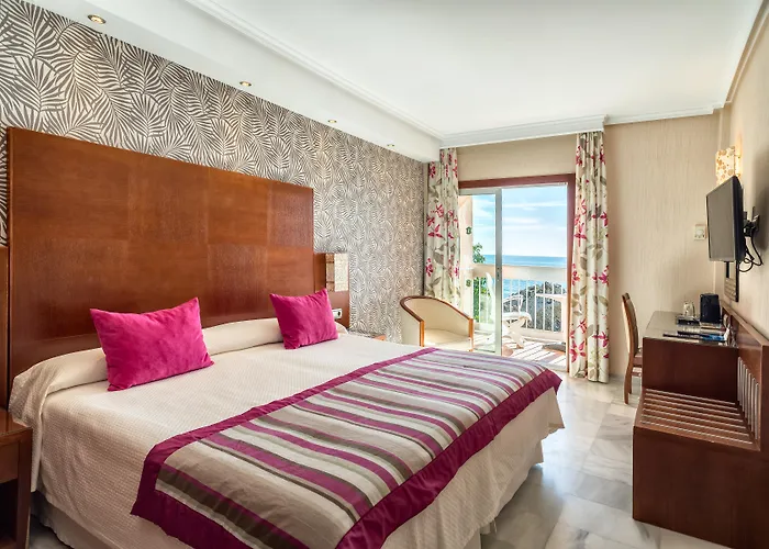 Descubre los mejores hoteles baratos en Nerja Playa