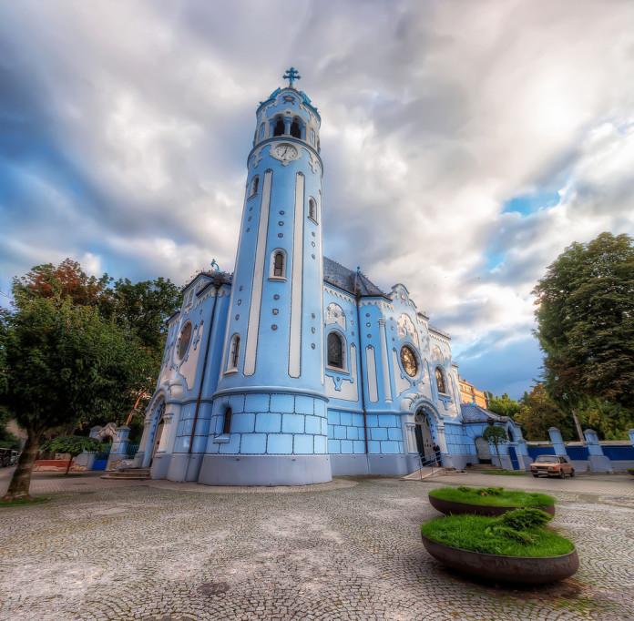 L'Église de Sainte Élisabeth ou Église Bleue à Bratislava