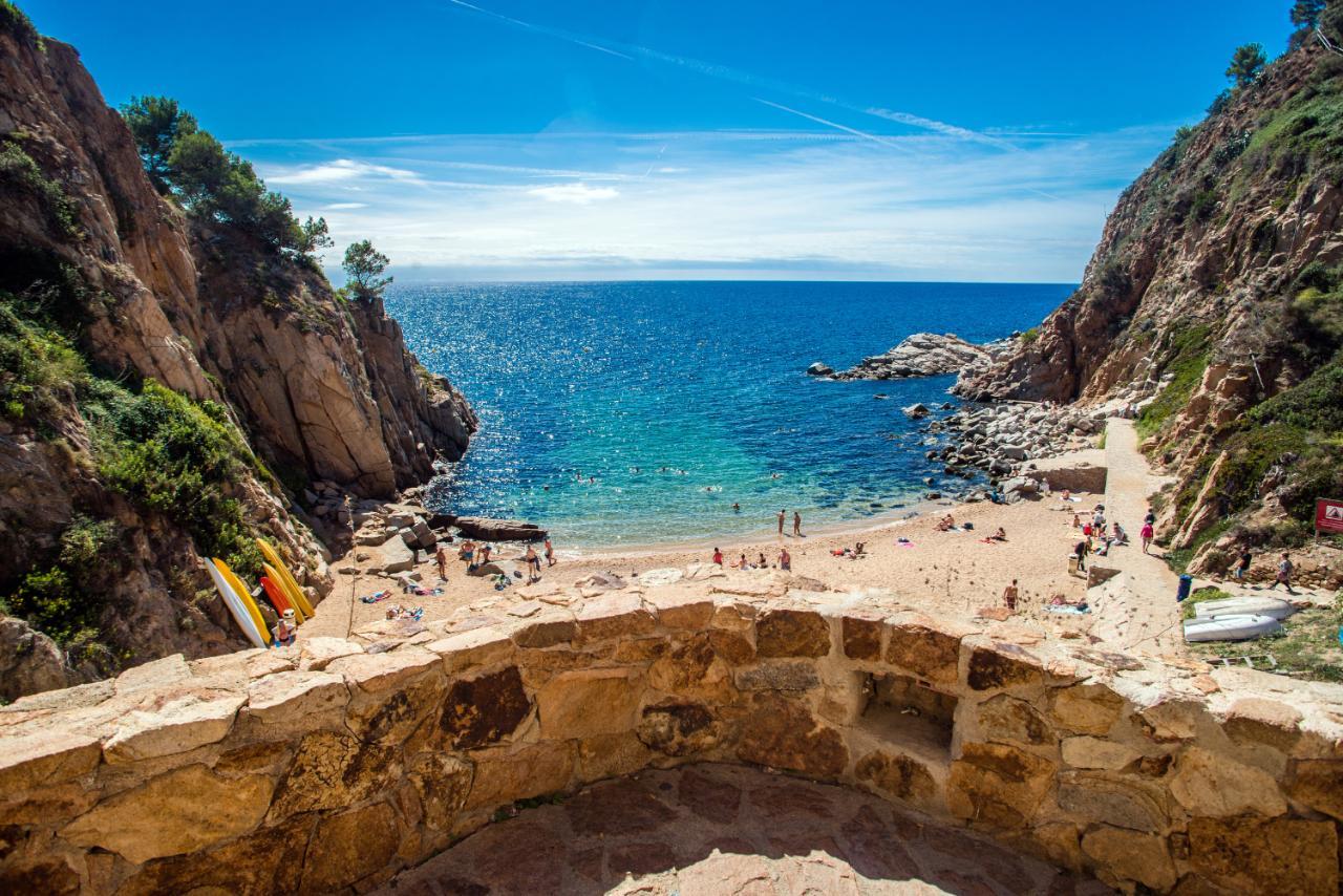 Tossa de Mar en Costa Brava : le Paradis Bleu
