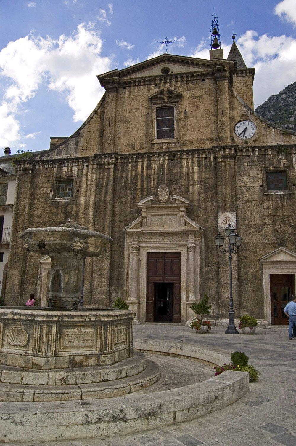 Le village de Pacentro en Abruzzes