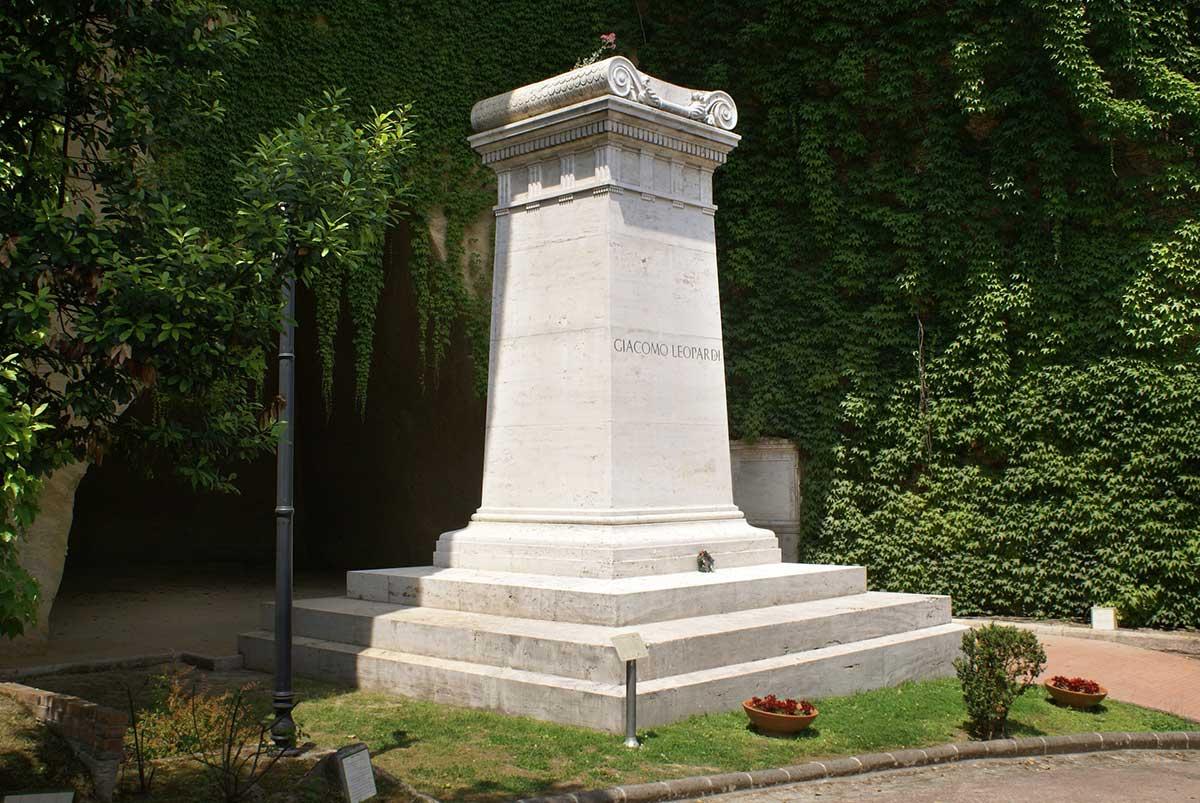 La Tombe de Virgile et Leopardi, la Crypta néapolitaine et la Chapelle de Piedigrotta