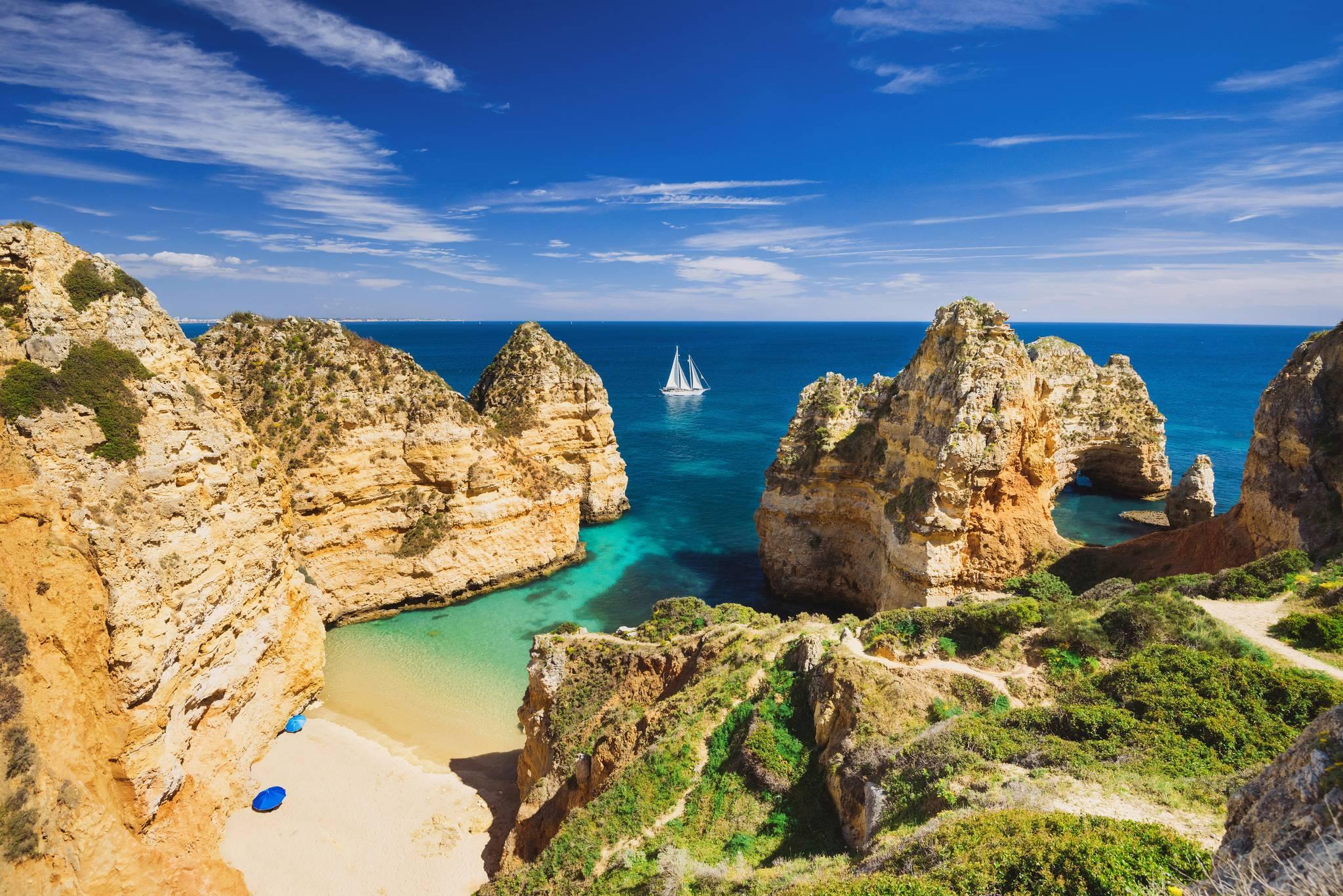 Où surfer en vacances : Les meilleures destinations en Italie et dans le monde