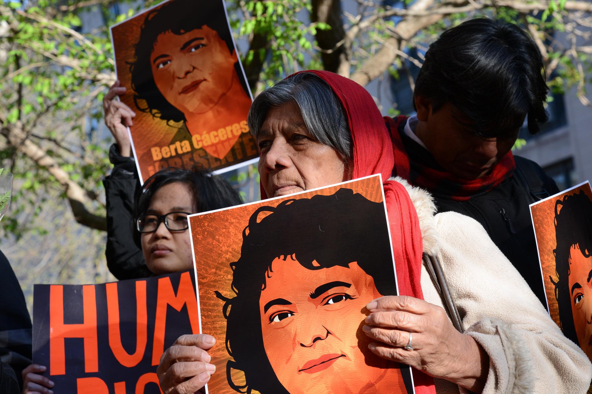 Berta Cáceres y el mortal costo de defender la tierra y la vida ...