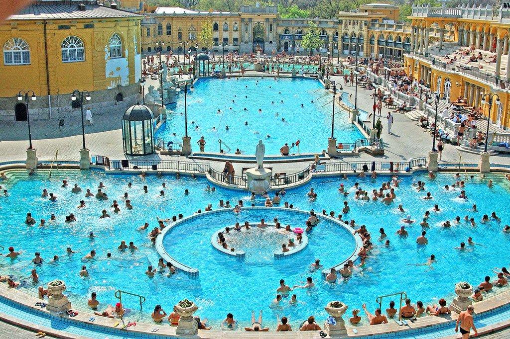 Les Thermes Szechenyi à Budapest