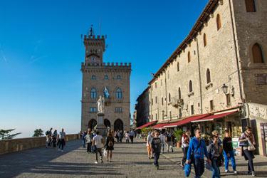 Piazza della Libertà et Palais Public de San Marino