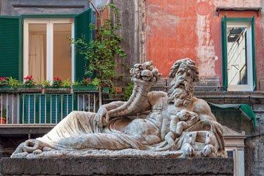 Piazzetta Nilo à Spaccanapoli