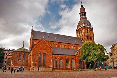 La Cathédrale et la place de Riga