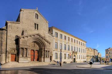 chiesa st trophine arles