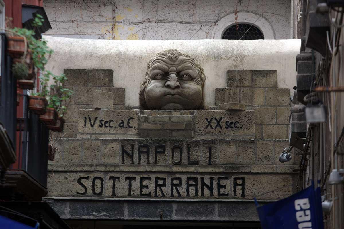 Entrée de Naples Souterraine