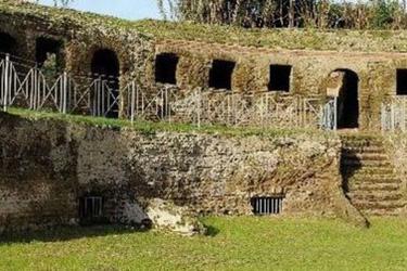 La Tomba di Agrippina nei Campi Flegrei