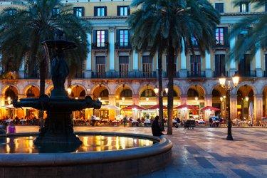 Plaça Reial sur la Rambla de Barcelone