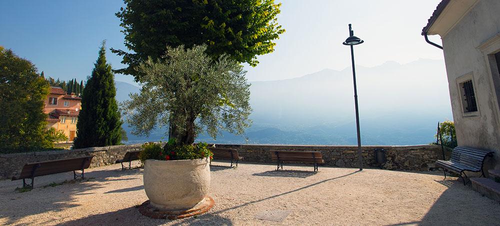 Piazza Cozzaglio à Tremosine