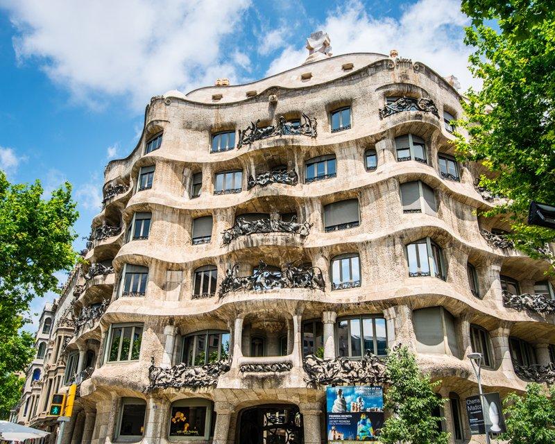 La Façade de Casa Milà (La Pedrera) à Barcelone