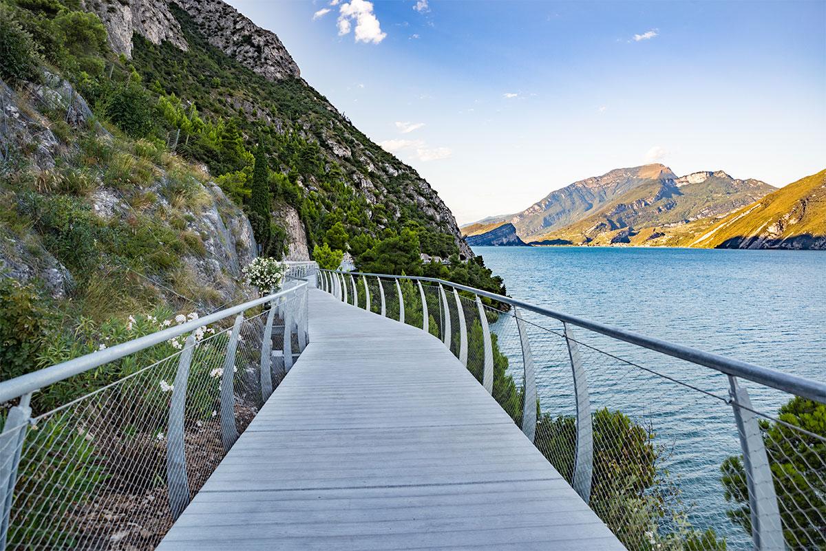 La piste cyclable suspendue sur le Garda