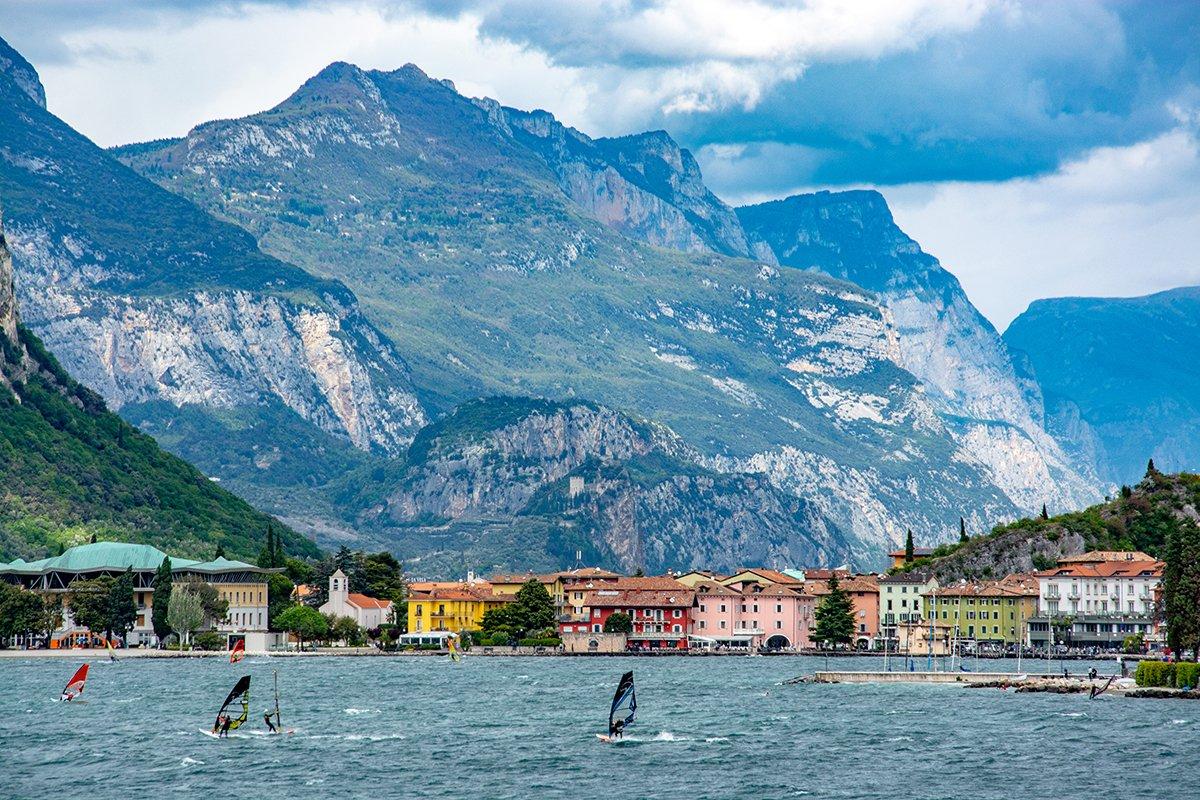 Planche à voile à Torbole sur le Garda