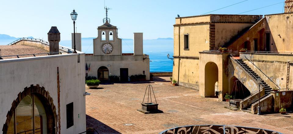piazza-armi-castel-sant-elmo-naples