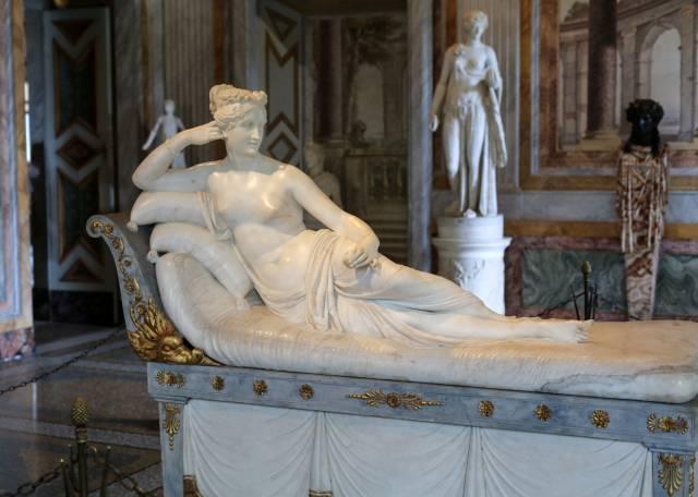 Paolina Borghese allongée par Antonio Canova