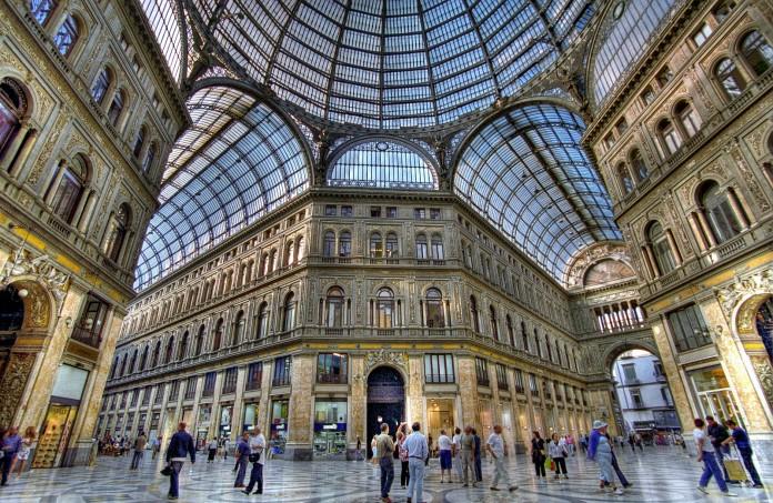 La Galleria Umberto I de Naples