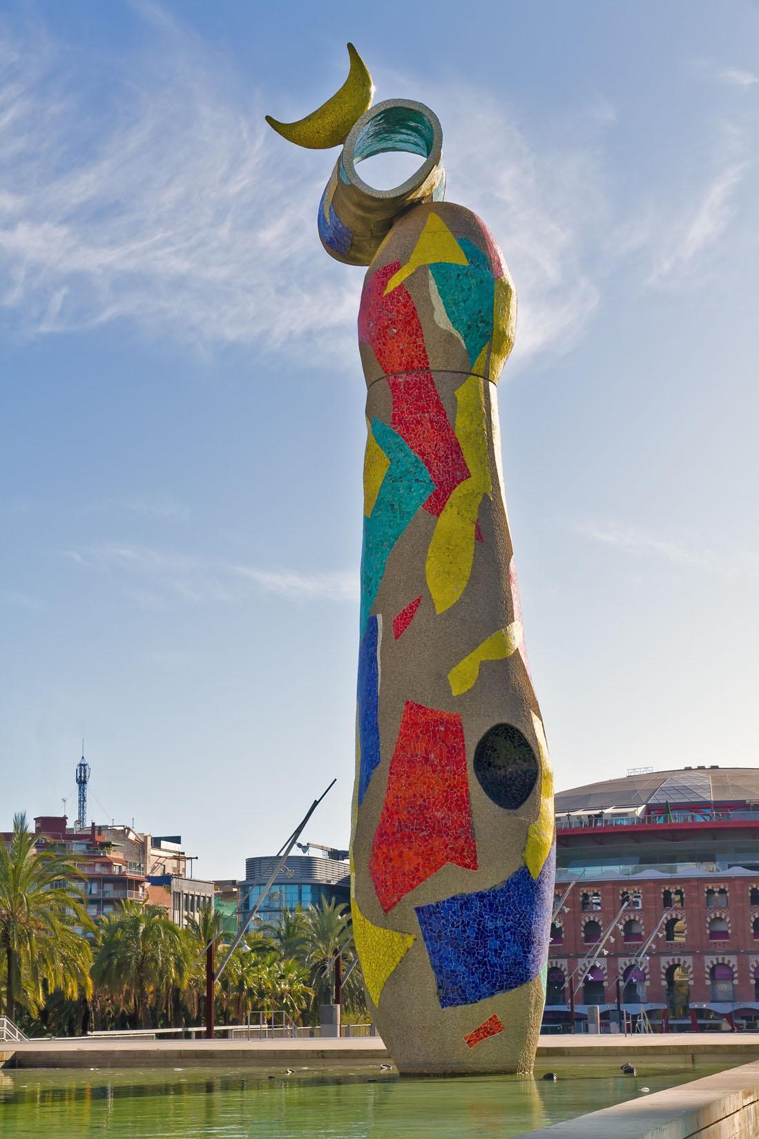 Femme et Oiseau de Mirò à Barcelone