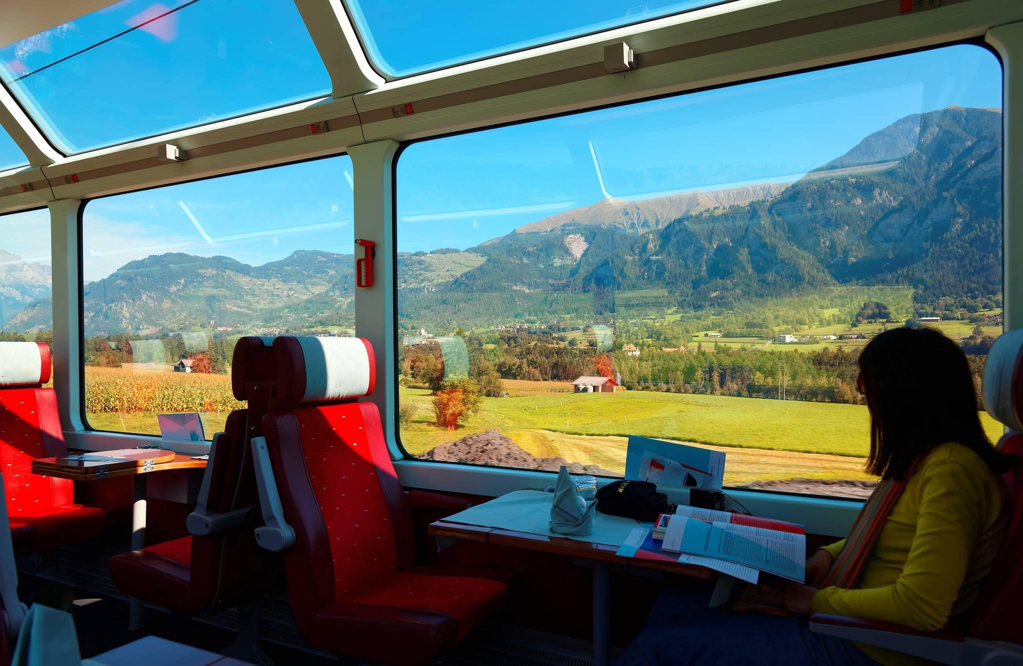 intérieur d'un train panoramique suisse