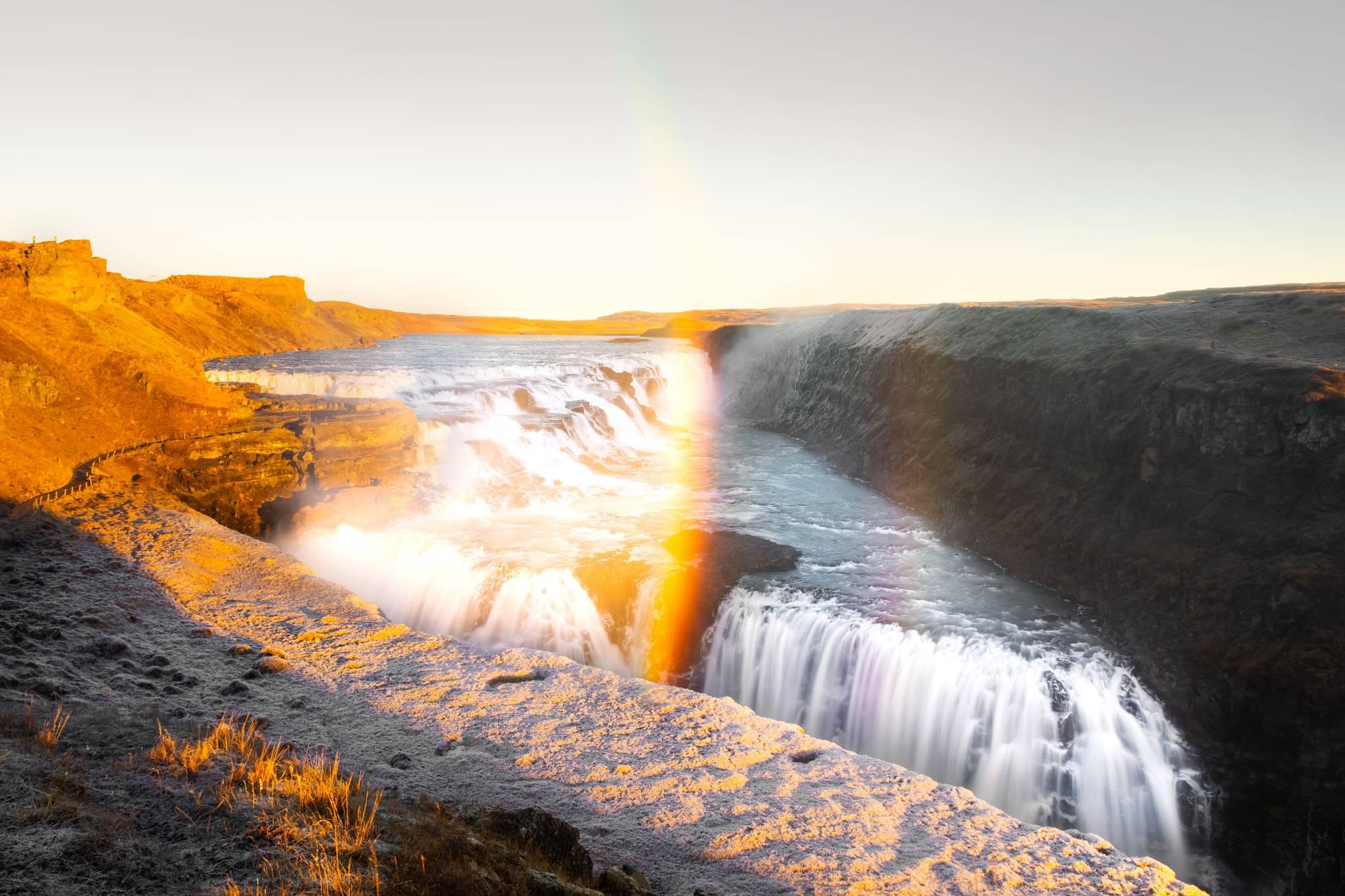 chute d'eau islande avec arc-en-ciel