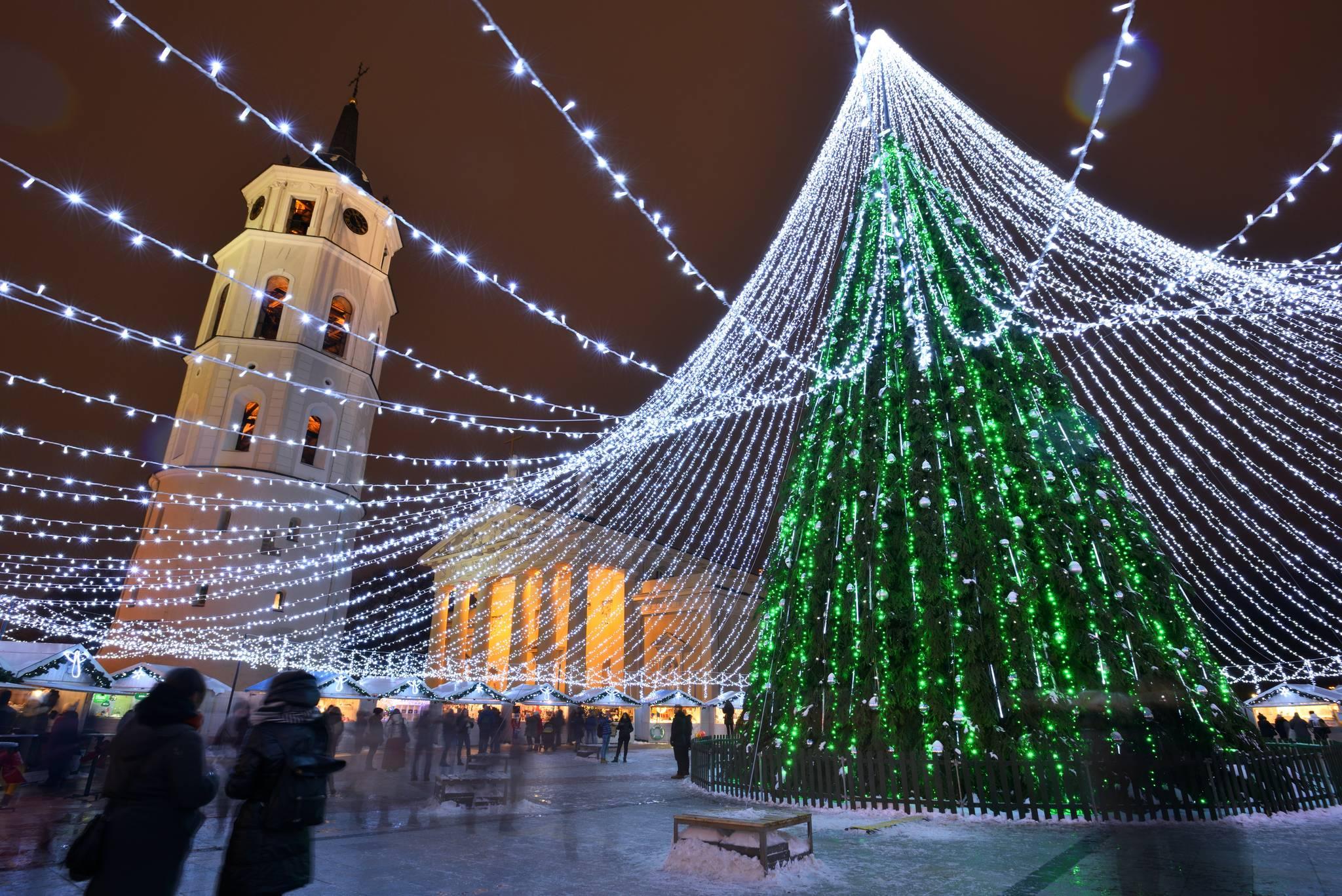 sapin de Noël lumineux Vilnius Lituanie