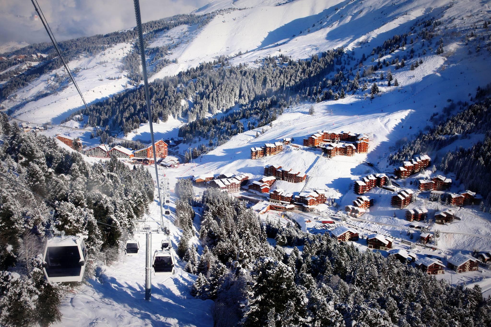 vue depuis le télésiège du village montagnard de meribel