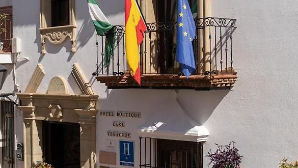 Hoteles de 4 estrellas en Estepona: Encuentra tu alojamiento ideal en la Costa del Sol