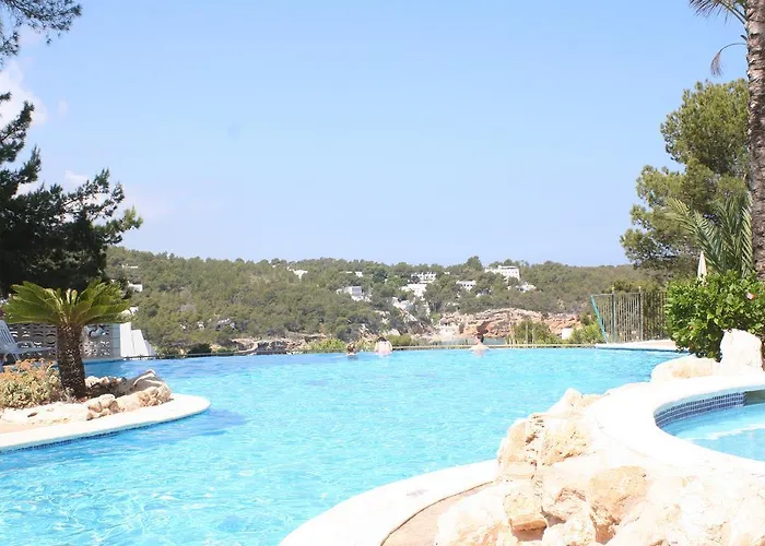 Descubre los mejores hoteles en Portinatx Ibiza