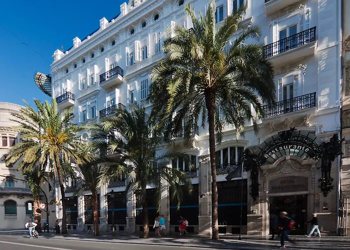 Descubre los mejores hoteles en Valencia con desayuno incluido