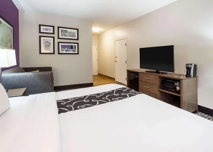 Top Hotels in Elkhart