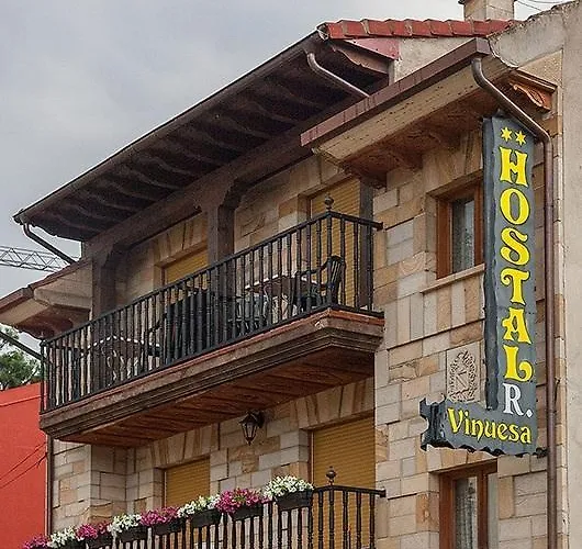Hoteles rurales en Vinuesa, Soria: Descubre la belleza de la naturaleza en tu estancia