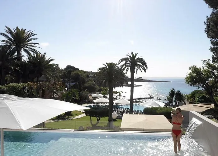 Hoteles en Calvià: Encuentra el Perfecto Alojamiento en Mallorca